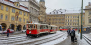 Grande place de Mala Strana sous la neige