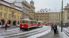 Grande place de Mala Strana sous la neige