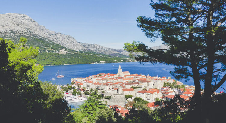 Vue sur Korcula et Peljesac