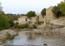 Porte de l eau et les remparts