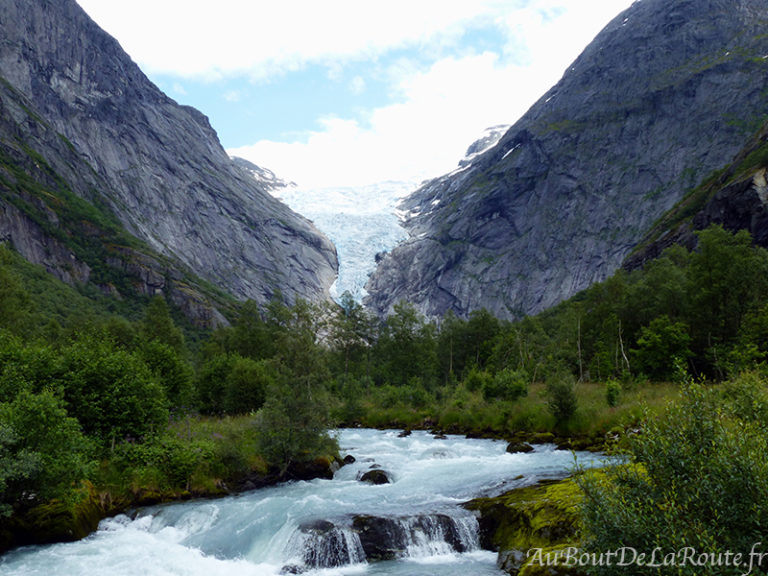 Briksdal glacier